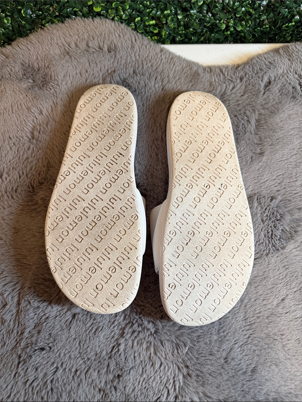 Lululemon Restfeel Men’s size 11 Slides - Picture 6 of 6